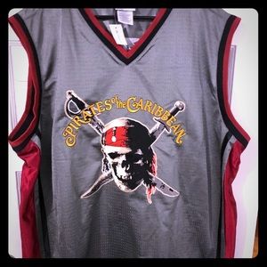 NWT Walt Disney World Pirates of the Caribbean XXL